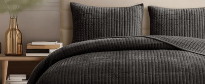 Lightweight Velvet Quilt King Comforter